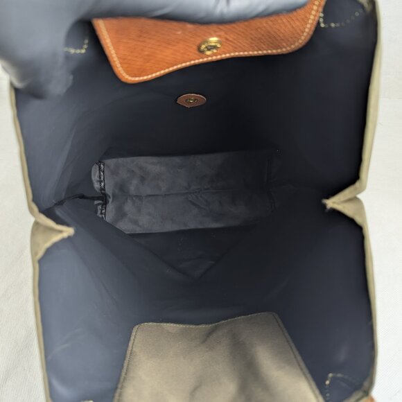 Longchamp Le Pliage Green Bag – Authentic Nylon Handbag, Gently Used, Chic! - Picture 4 of 16
